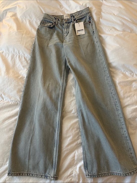 Reformation Denim - Reformation Wide-Leg Jeans in Light Blue Wash